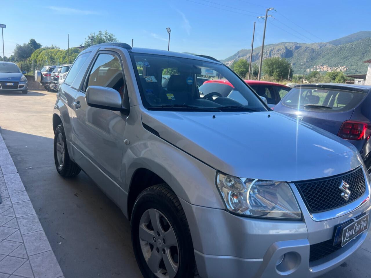 Suzuki Grand Vitara 1.6 16V 3 porte 4x4 gommato e tagliandato