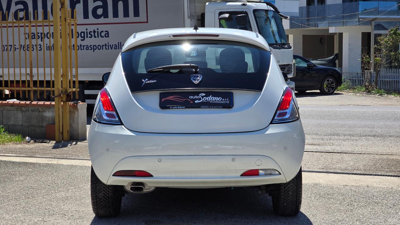 Lancia Ypsilon 1.2 69 CV 5 porte Gold