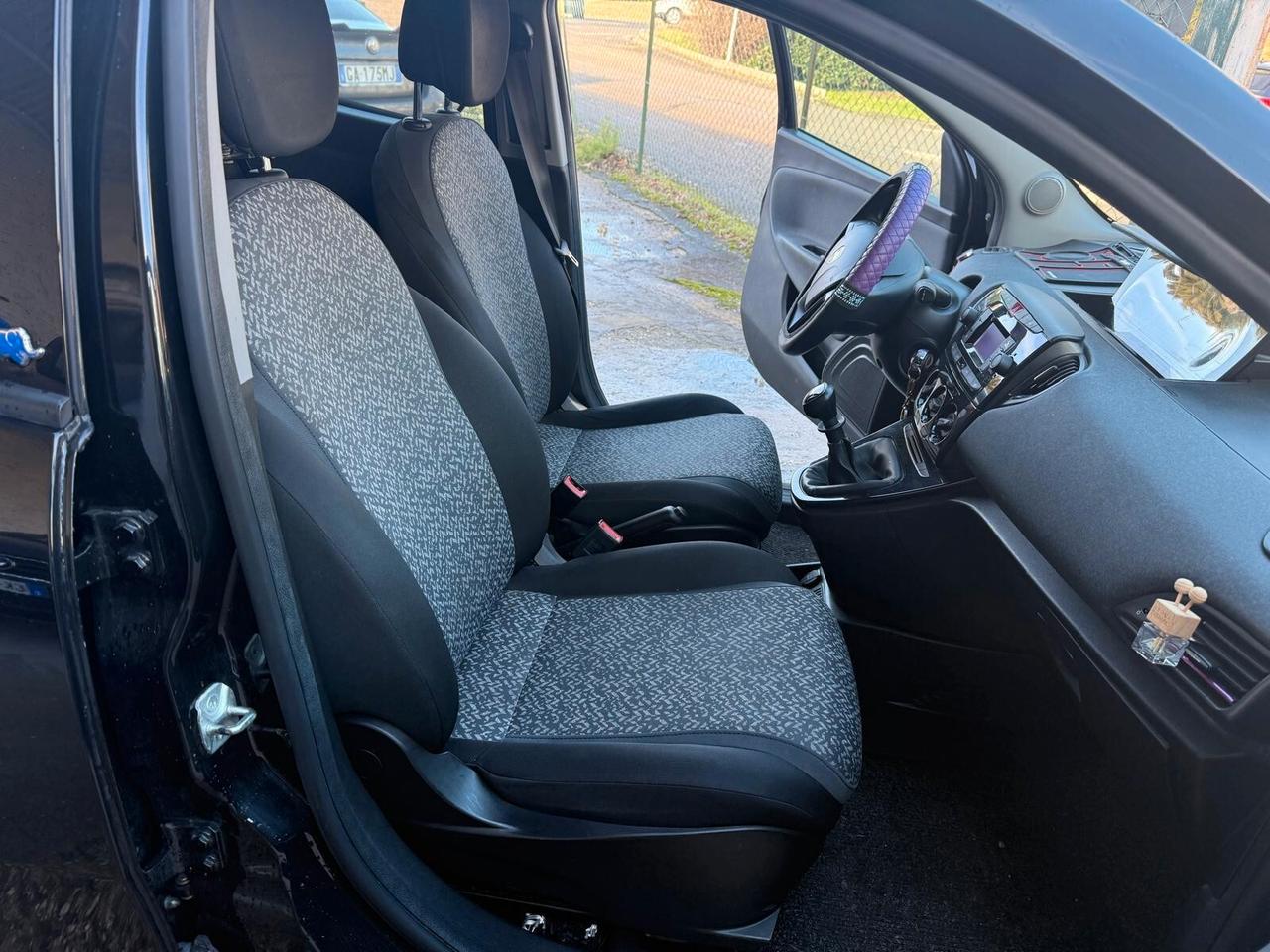 Lancia Ypsilon 1.2 69 CV 5 porte S&S Elefantino Blu