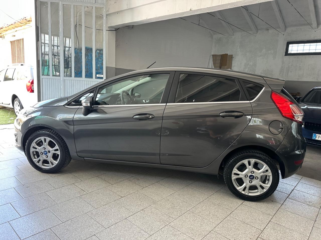 Ford Fiesta 1.4 5 porte Bz.- GPL Black & White Edition