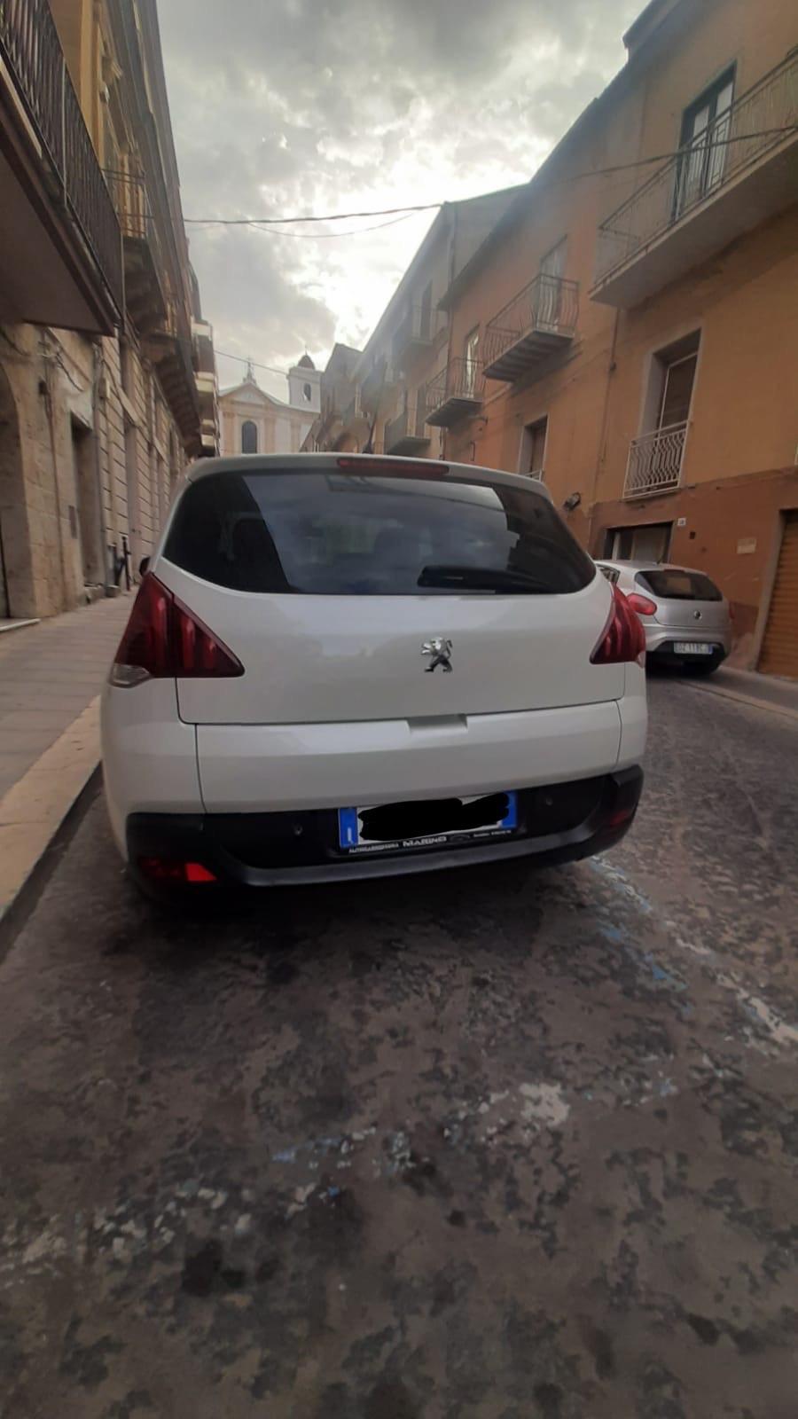 Peugeot 3008 1.6 HDi 112CV Access