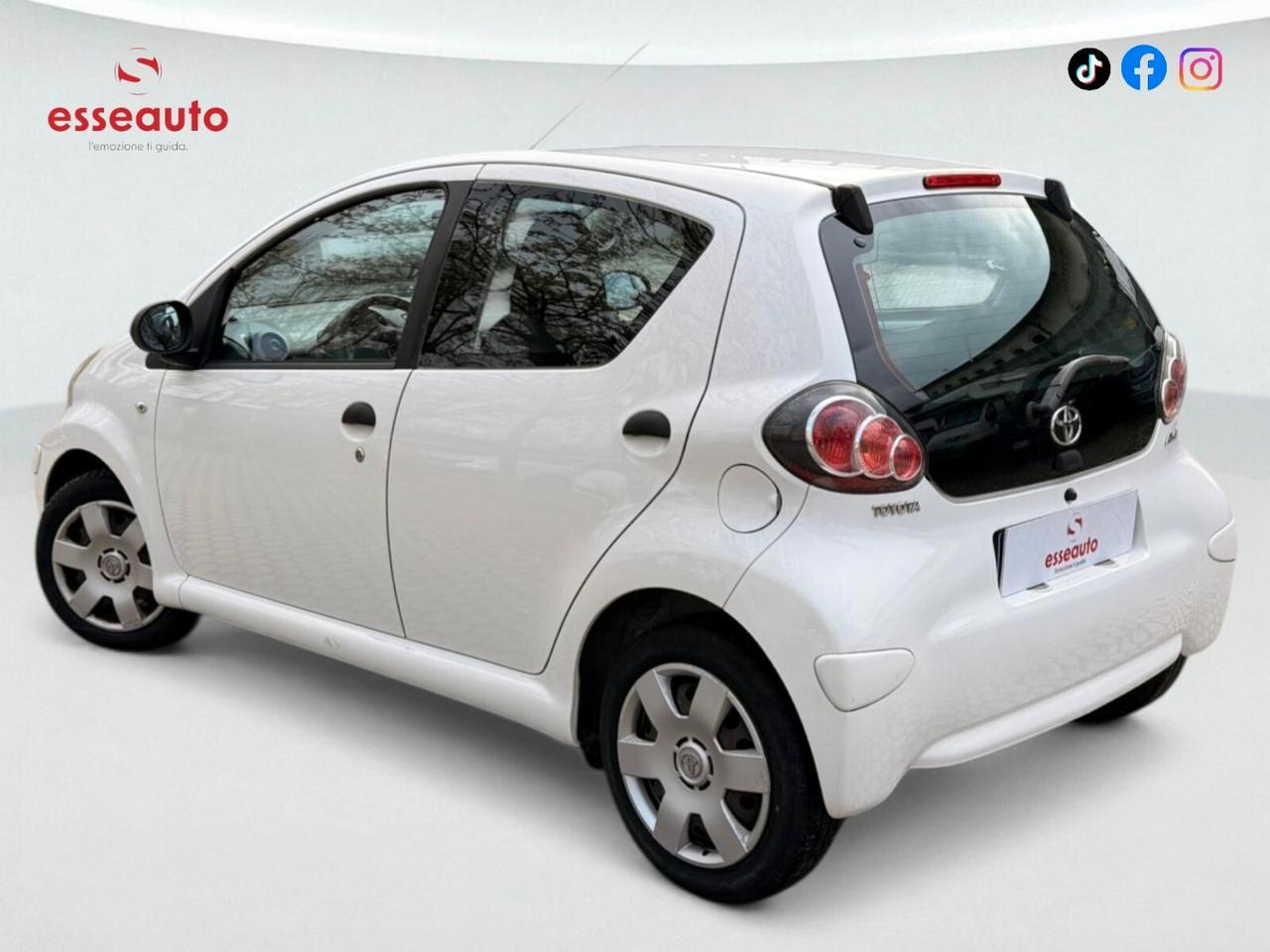 Toyota Aygo 1.0 12V VVT-i 5 porte Deep Ocean Connect