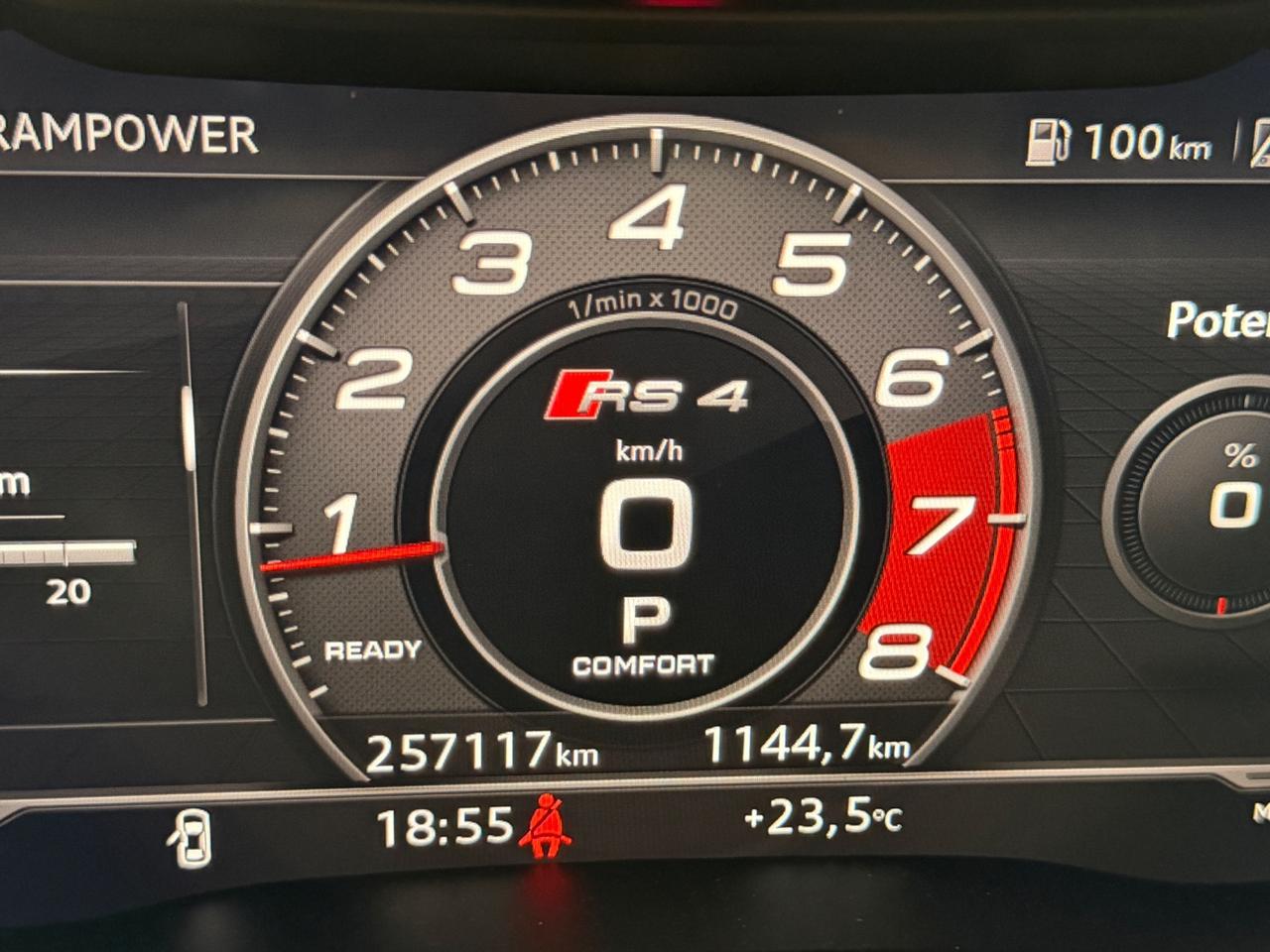 Audi A4 RS 4 Avant 2.9 TFSI quattro tiptronic