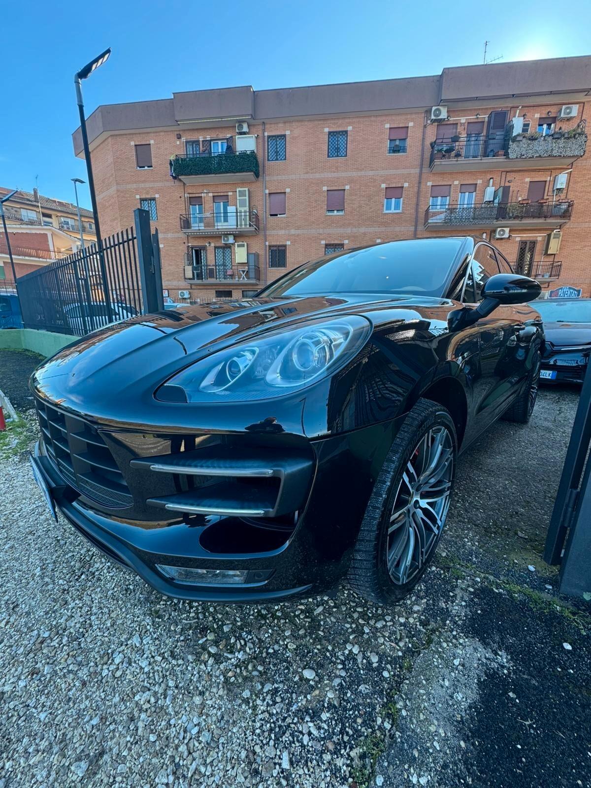 PORSCHE MACAN 3.6 TURBO CON MOTORE NUOVO SOSTITUITO IN PORSCHE ROMA