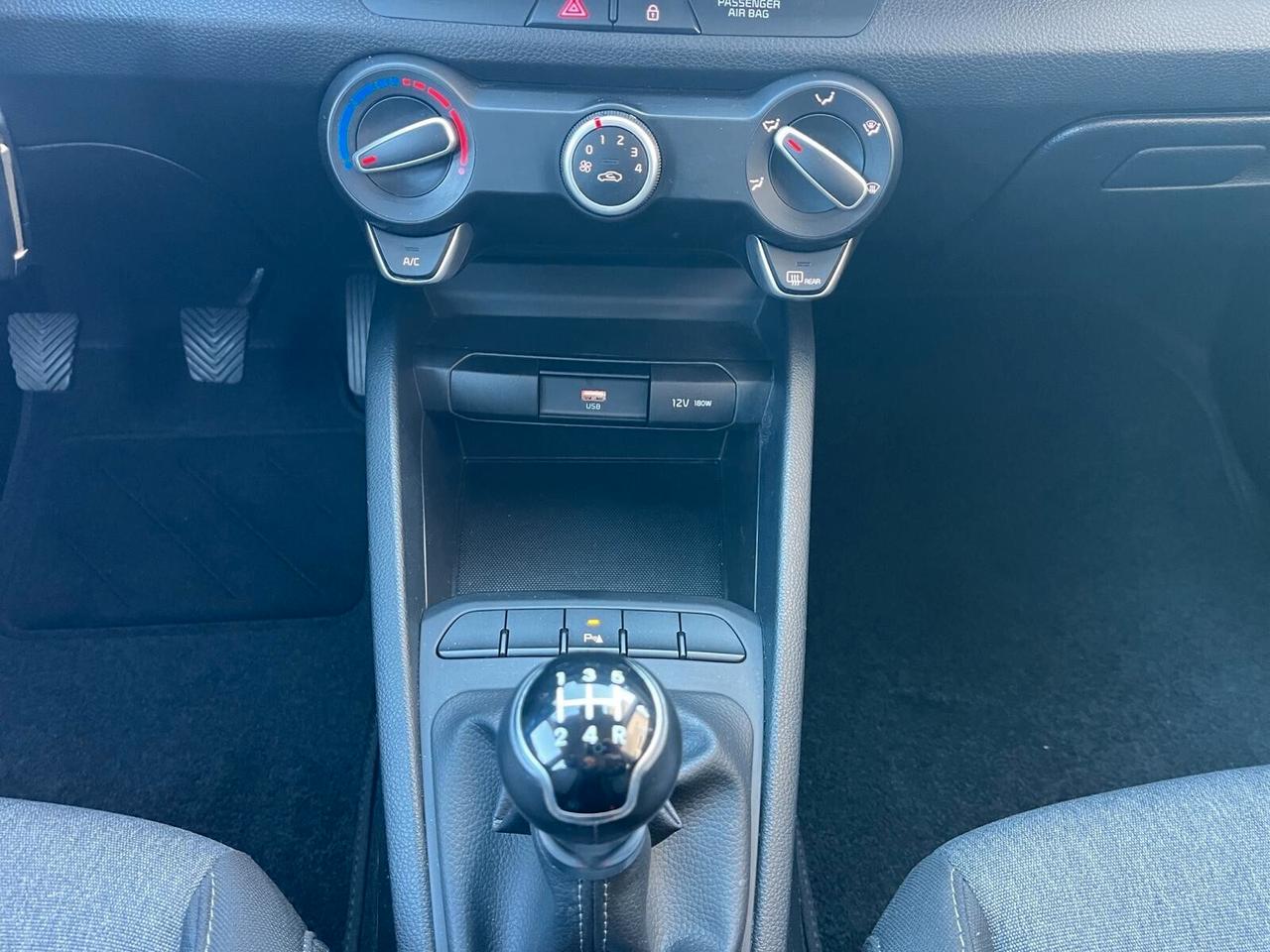 Kia Stonic 1.2 Urban Smart Pack 84 Cv