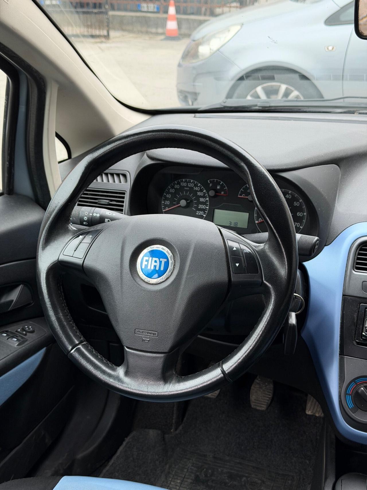 Fiat Grande Punto 1.4 5p- Neopatentati-Garanzia 12m