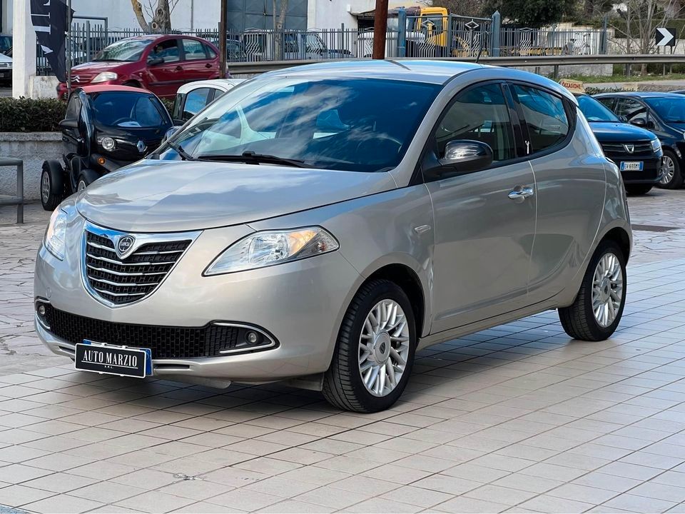 Lancia Ypsilon 1.2 69 CV 5 porte S&S Gold