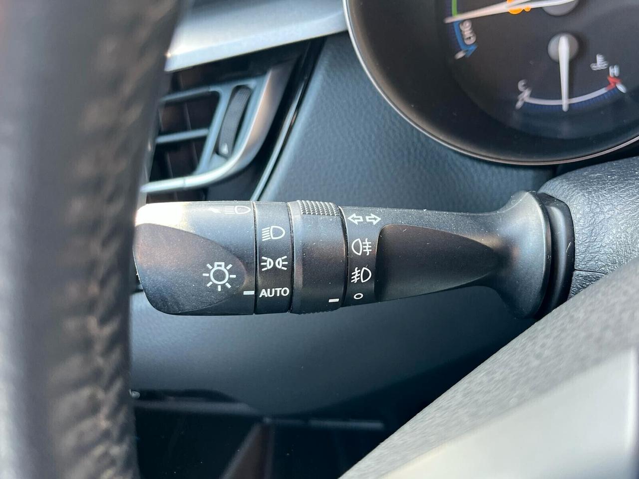 Toyota C-HR 1.8 Hybrid E-CVT Business