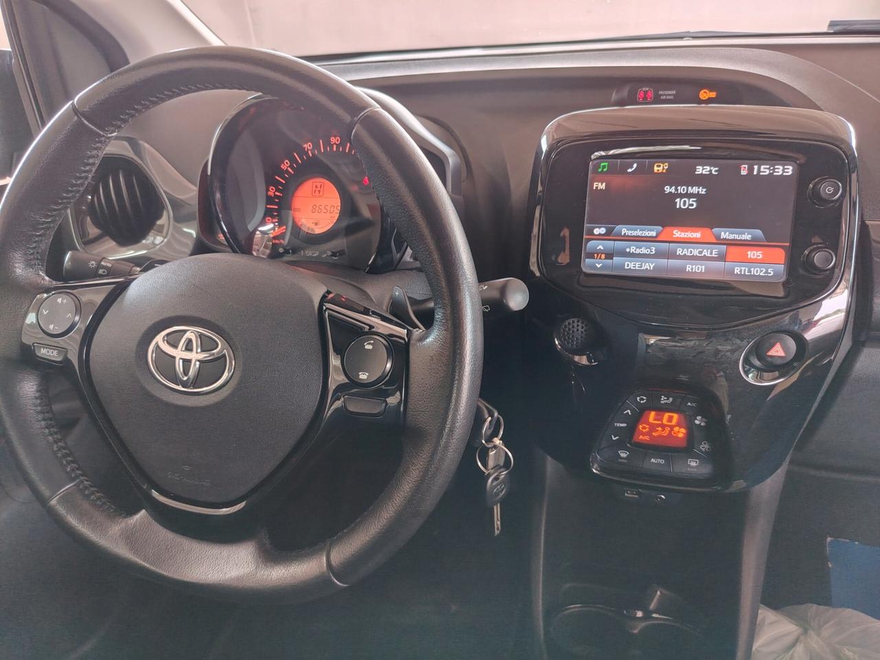 Toyota Aygo 1.0 VVT-i 69 CV 5 porte x-wave MMT