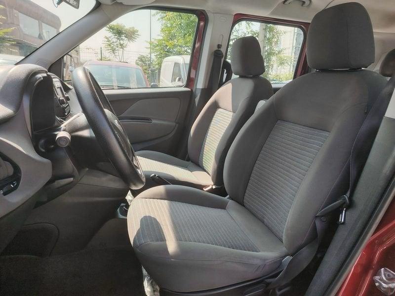 FIAT Doblò 1.4 T-Jet 16V Natural Power Lounge