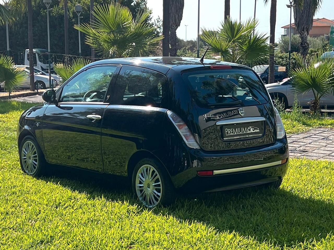 Lancia Ypsilon 1.3 MJT 90 CV Platino