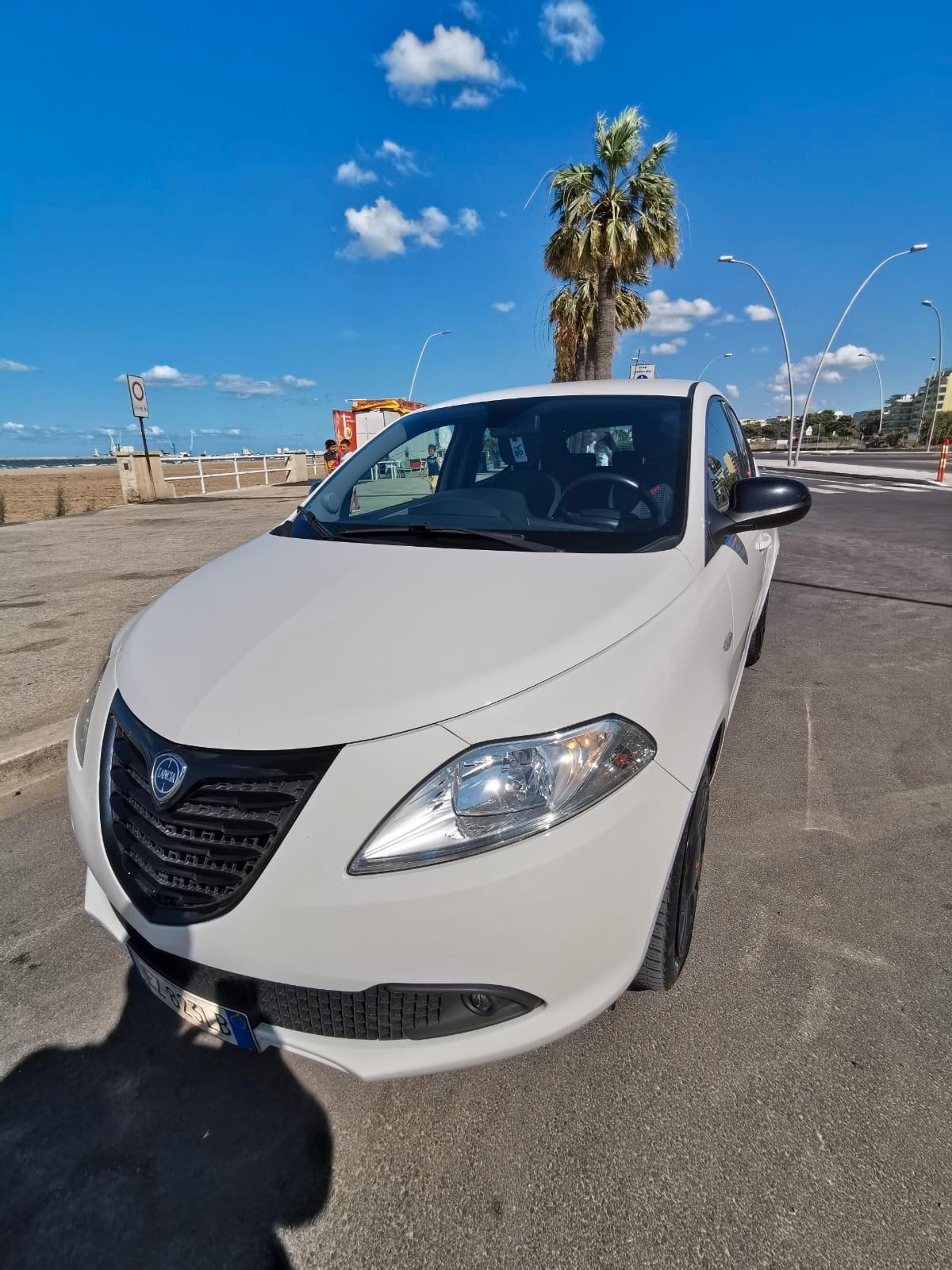 Lancia Ypsilon 1.3 MJT 16V 95 CV 5P. Gold - 2015