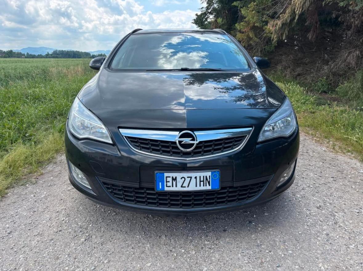 Opel Astra 1.7 CDTI 110CV Sports Tourer Cosmo Fleet