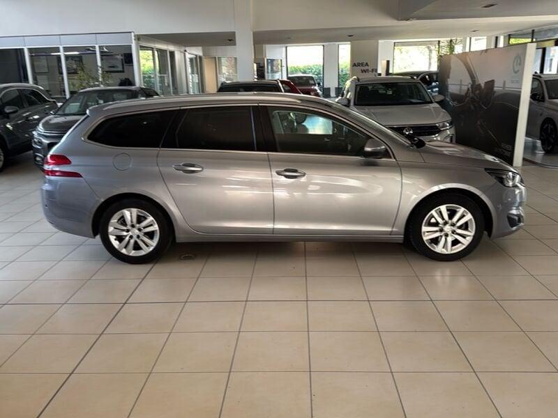 Peugeot 308 1.6 e-HDi 115cv Allure Cinghia Distrib. e Frizione Nuove Gancio Traino