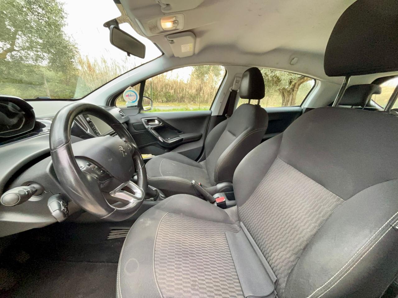 Peugeot 208 PureTech 82 5p. GPL Allure