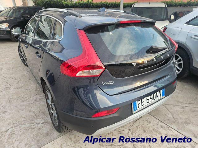 VOLVO V40 D2 R-design cross