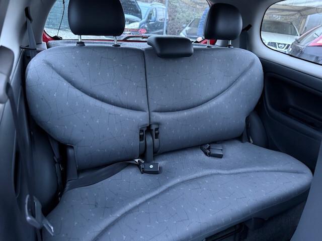 Toyota Yaris 1.0i 16V cat 3 porte Sol