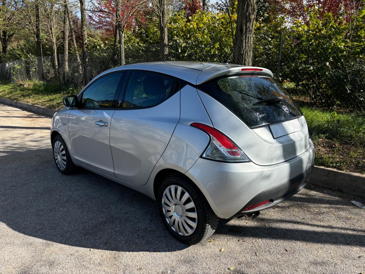 Lancia Ypsilon 1.2 69 CV 5 porte Elefantino