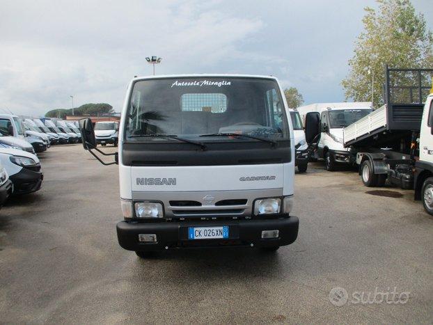 Nissan Cabstar 3000 120CV RIBALTABILE TRILATERALE