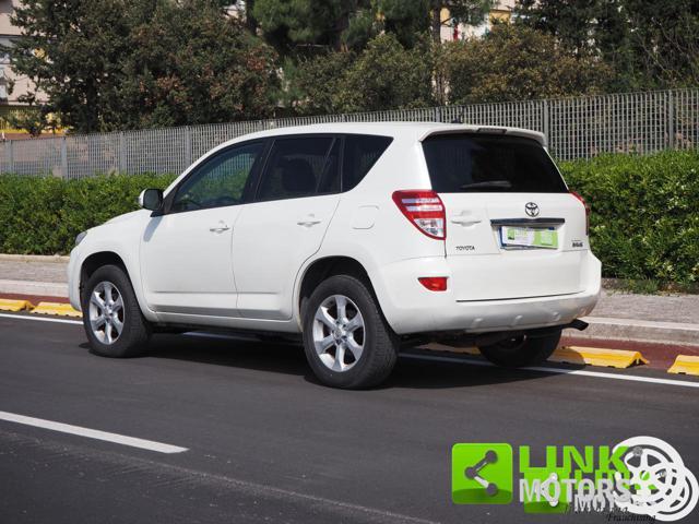 TOYOTA RAV 4 2.2 D-4WD Luxury