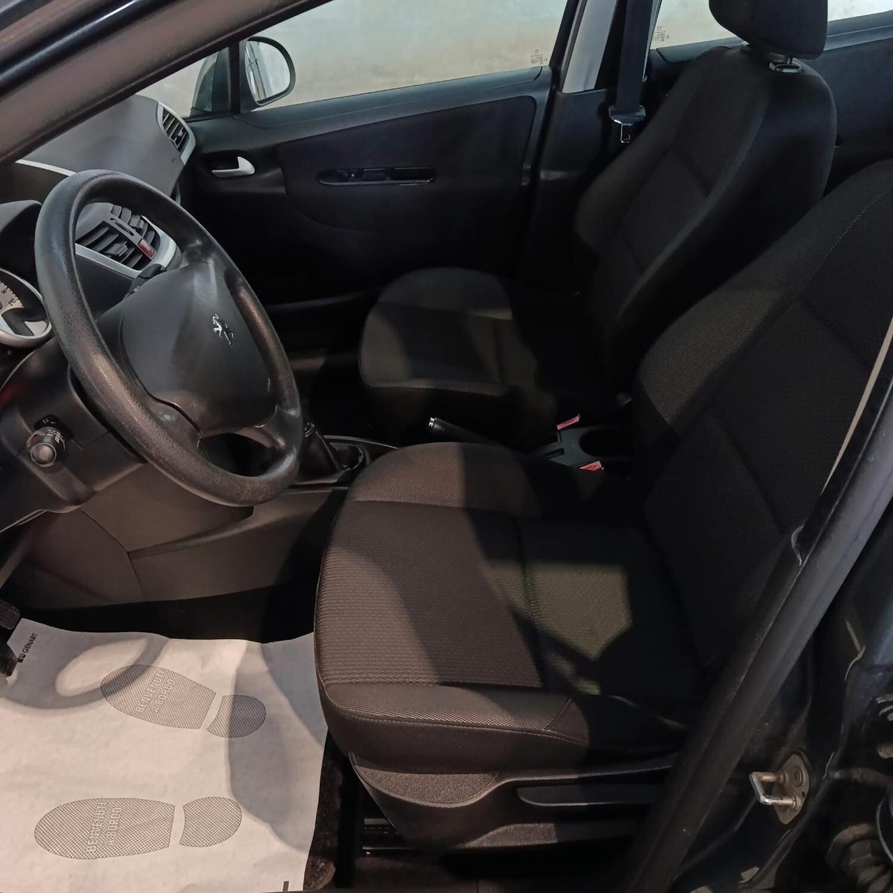 Peugeot 207 1.4 VTi 95CV 5p. XS