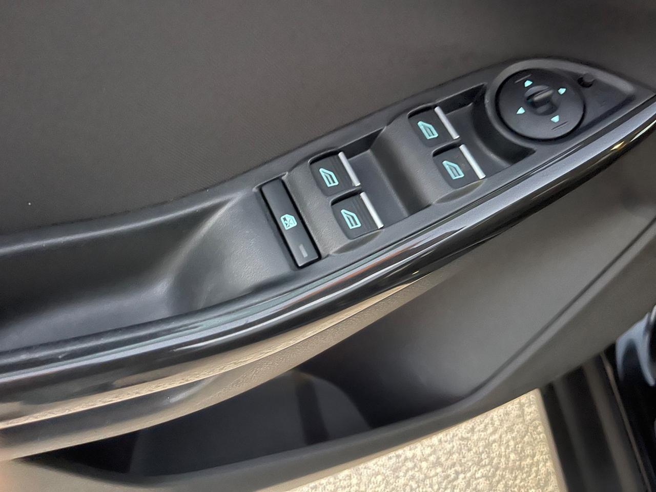 FORD FOCUS 1.0 125CV BERLINA TITANIUM FULL LED