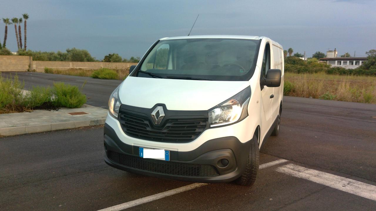 RENAULT TRAFIC