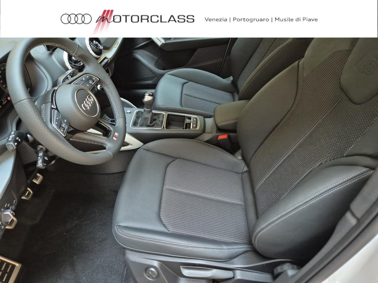 Audi Q2 35 1.5 tfsi identity black