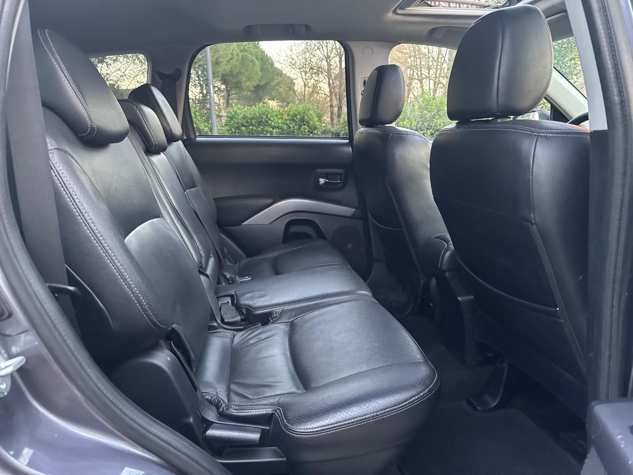 Mitsubishi Outlander 2.0 DI-D Instyle 7 p.ti DPF 2007 4x4