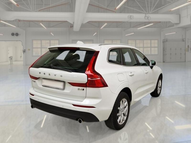 VOLVO XC60 B4 D AWD AUTOMATICO MOMENTUM PRO SUV