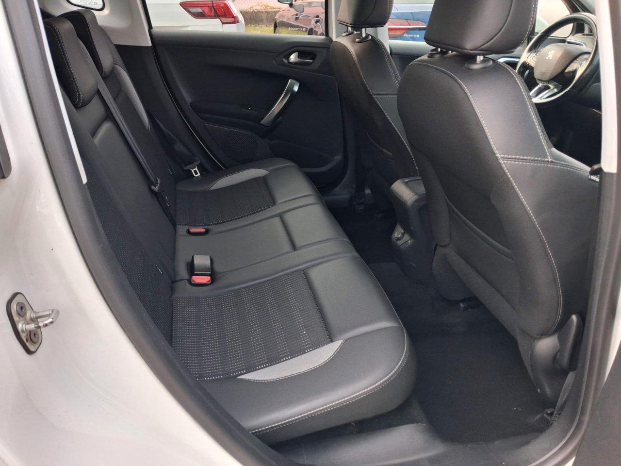 Peugeot 2008 1.6 bluehdi Allure 100cv my16