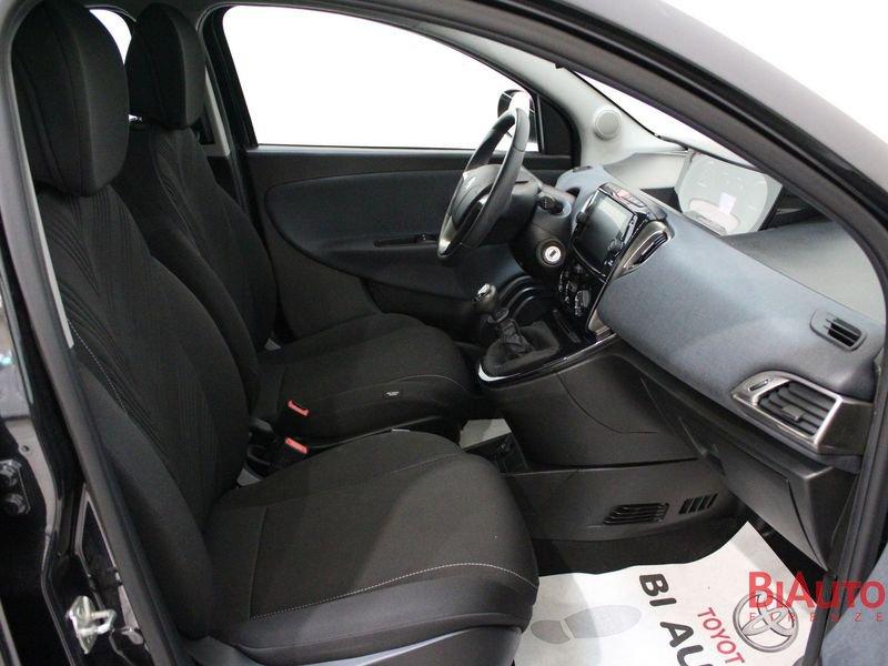 Lancia Ypsilon Ypsilon 1.0 firefly hybrid Gold s&s 70cv 5p.ti