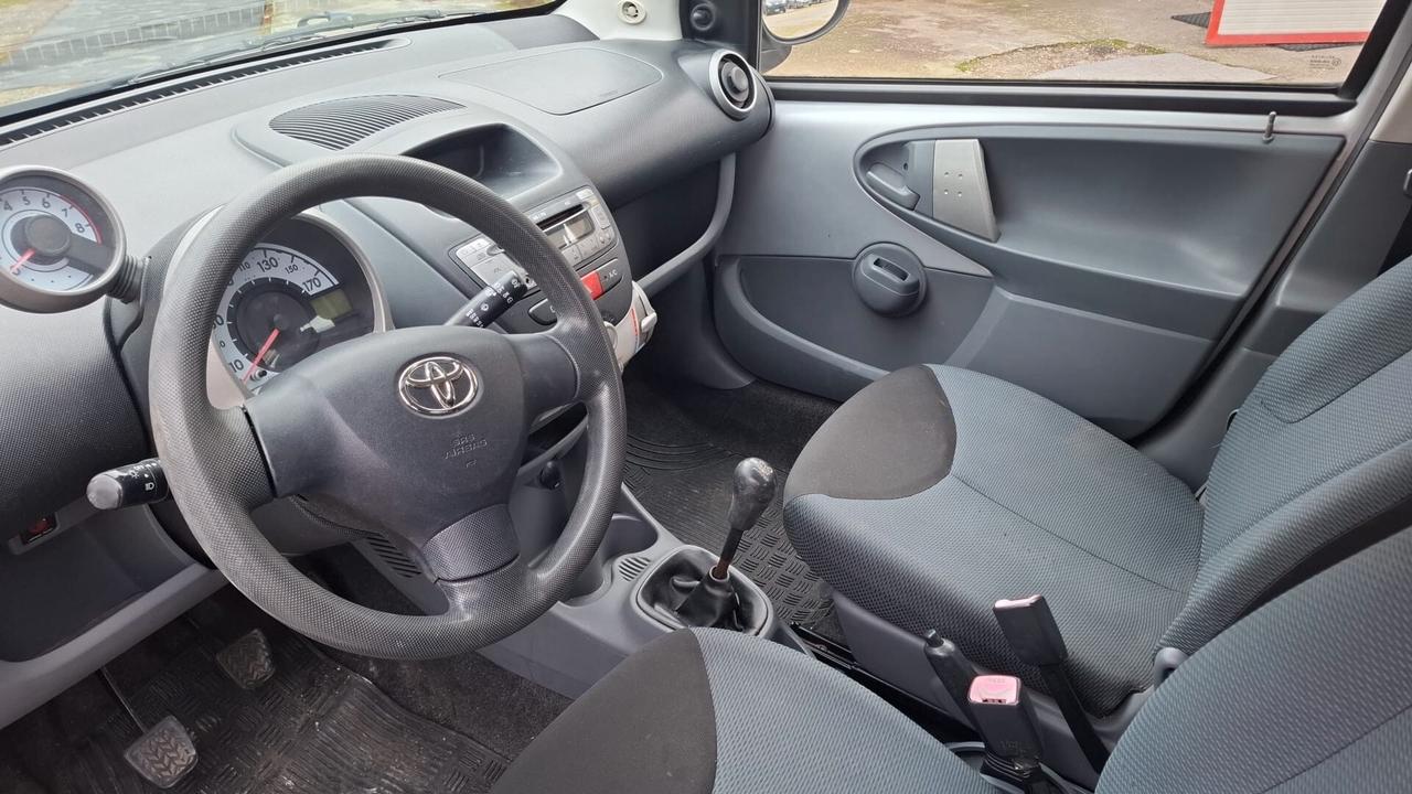 Toyota Aygo 1.0 12V VVT-i 5 porte