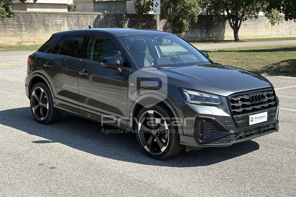 AUDI Q2 30 TDI S tronic Identity Black
