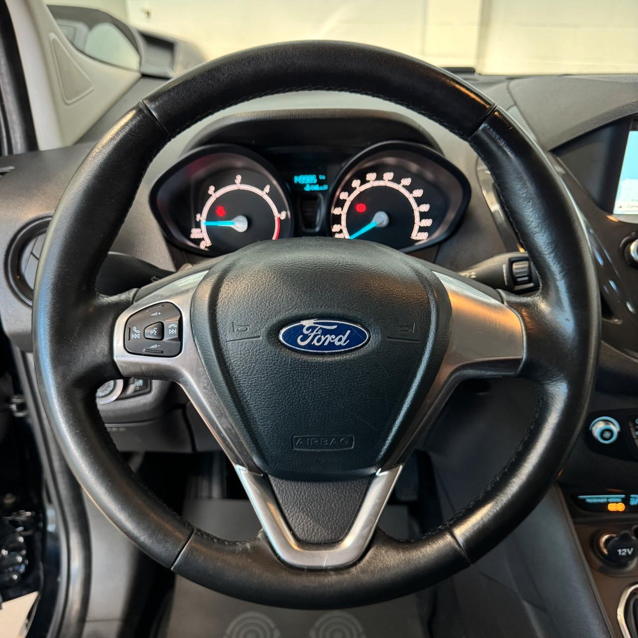 Ford Tourneo Courier TDCI 1.5cc 100cv OK Neopatentati Finanziabile