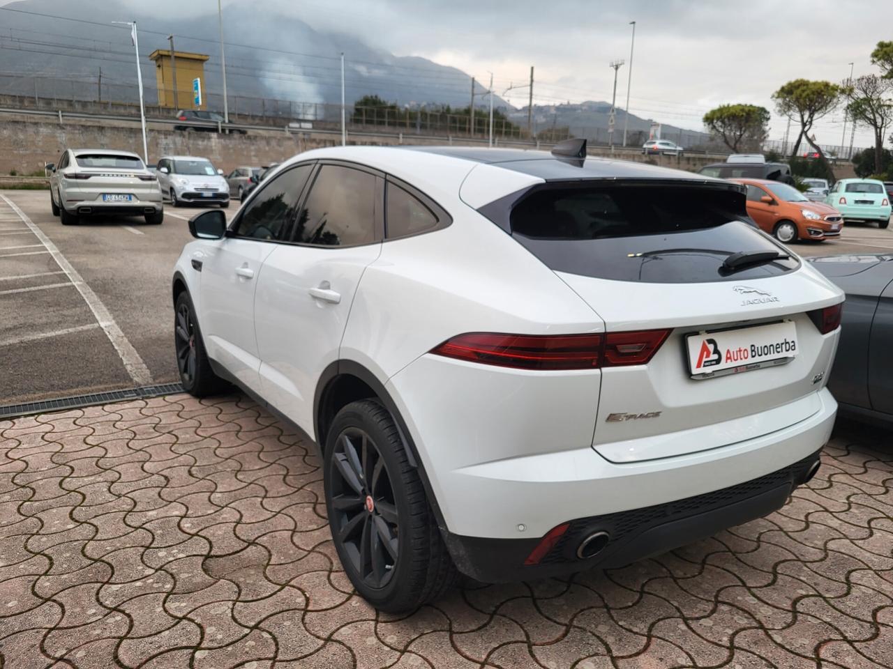 Jaguar E-Pace 2.0D 180 CV AWD R-Dynamic