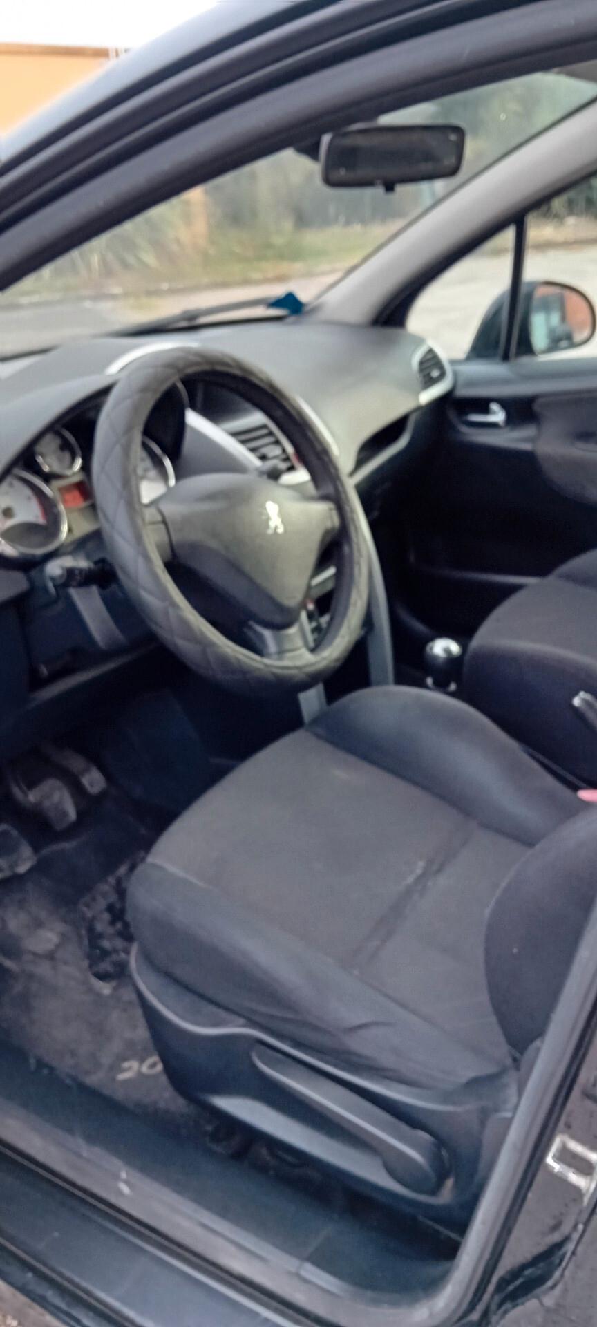 Peugeot 207 1.6 HDi 90CV 5p. 148000 km