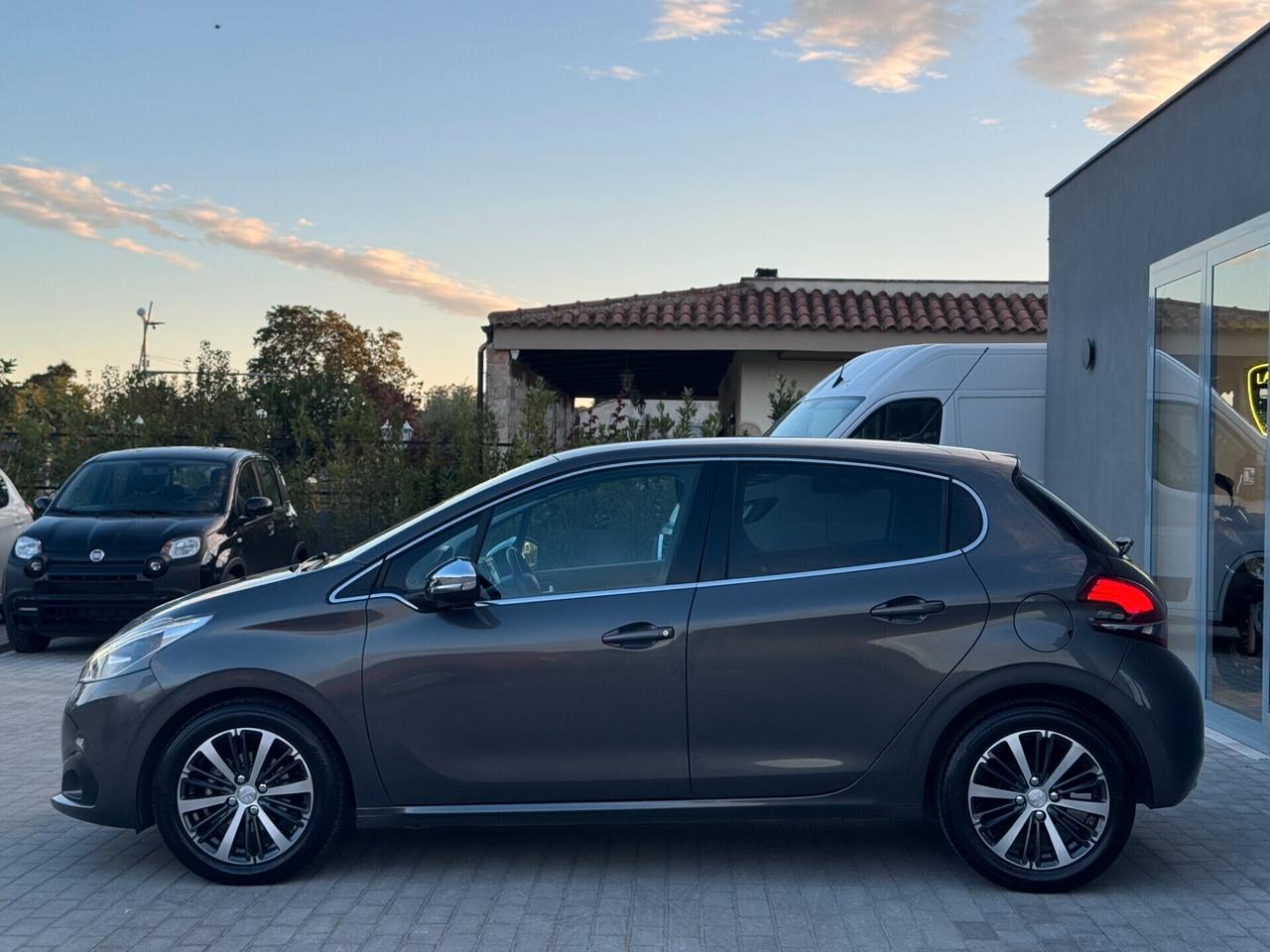 Peugeot 208 PureTech 82 5p. GPL Allure - GPL CASA MADRE - UNICO PROPRIETARIO