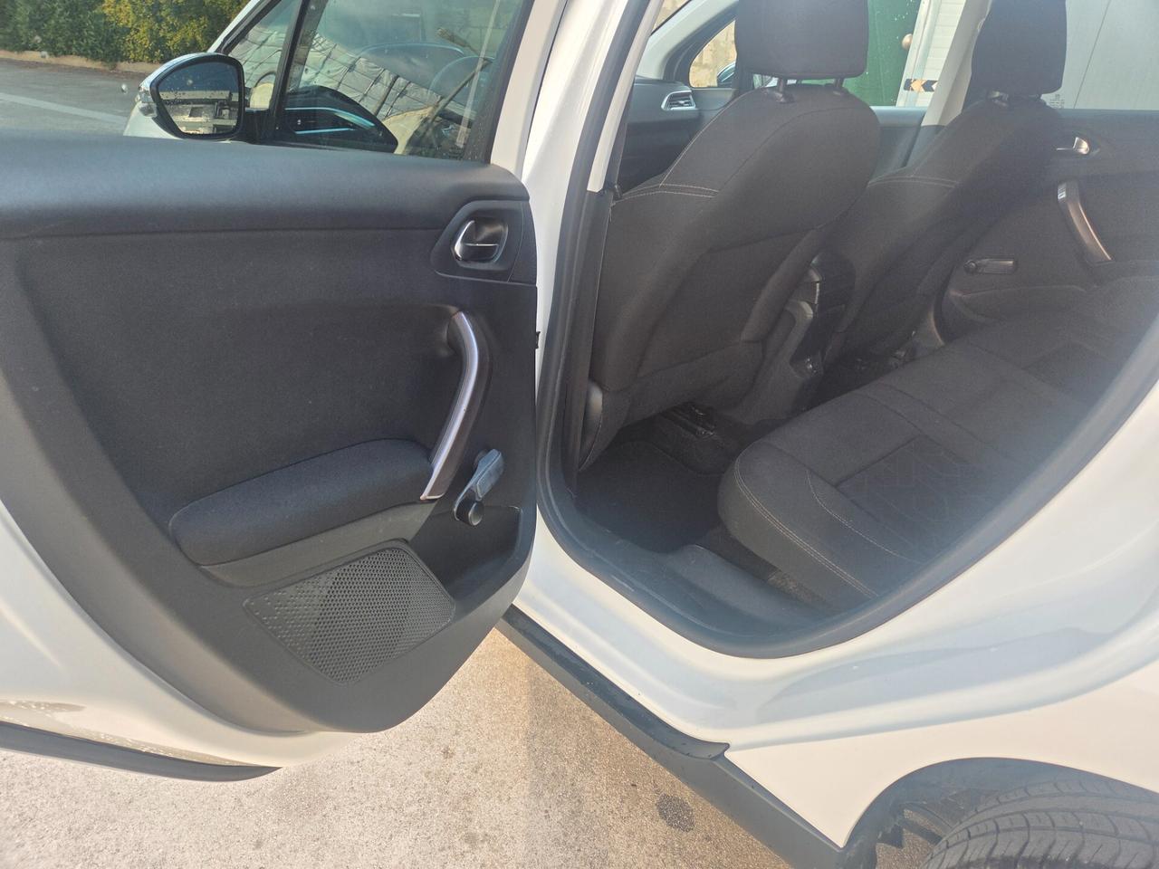 Peugeot 2008 1.4 HDi 68CV Allure