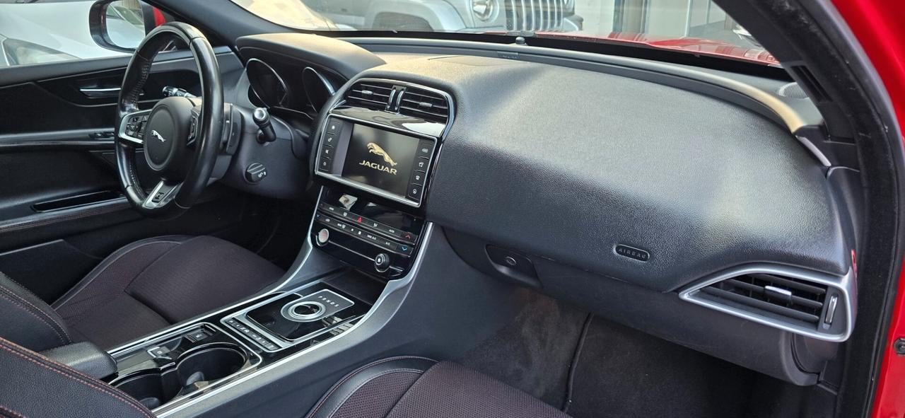 Jaguar XE 2.0 D Turbo 180CV aut. Prestige Business Edition