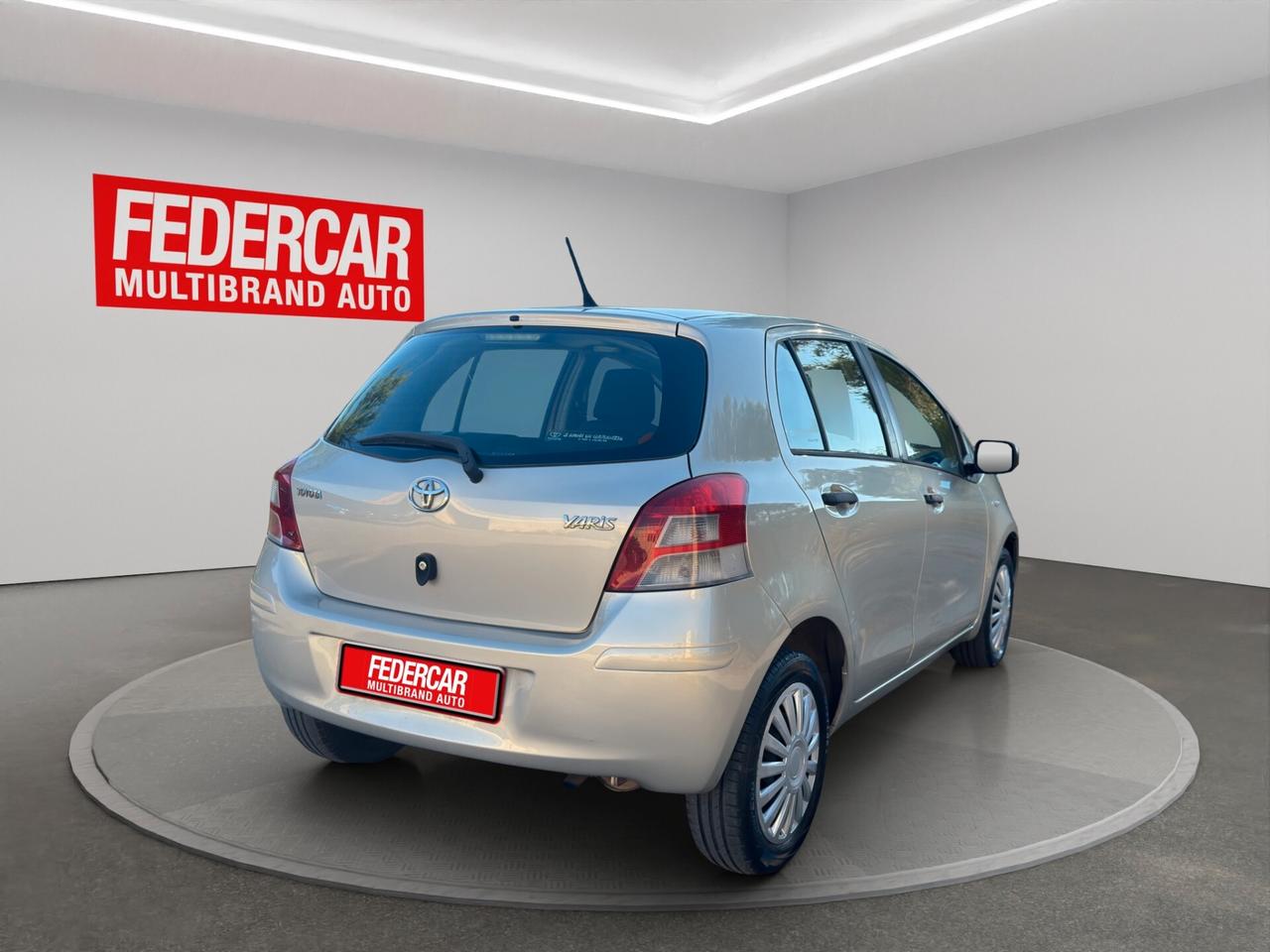 Toyota Yaris 1.0 5 porte Now