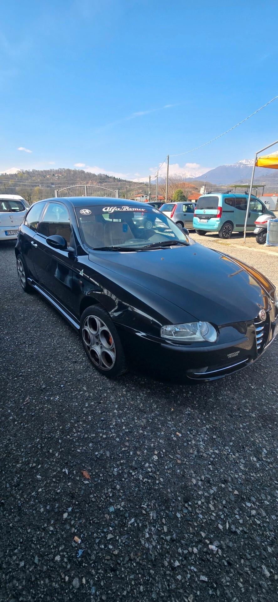 Alfa Romeo 147 1.6i benzina iscritta Asi