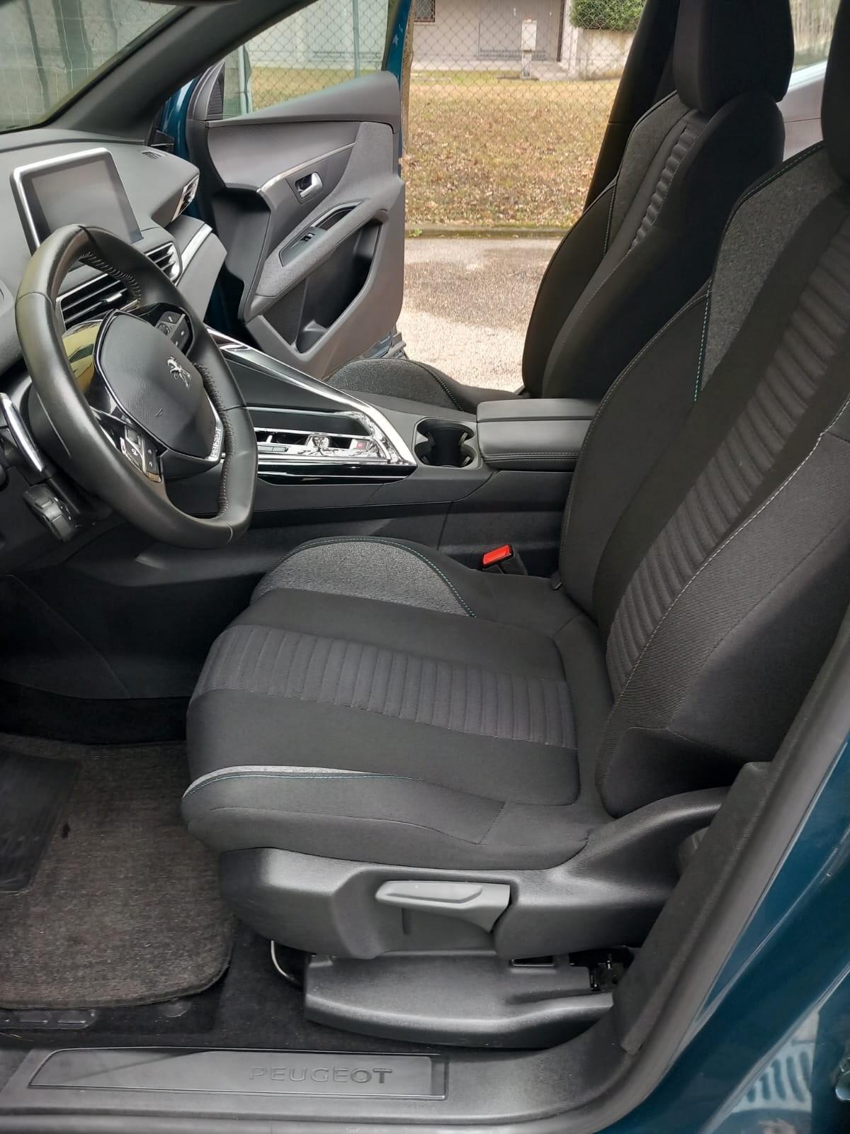 Peugeot 5008 BlueHDi 130 S&S EAT8 Active Pack