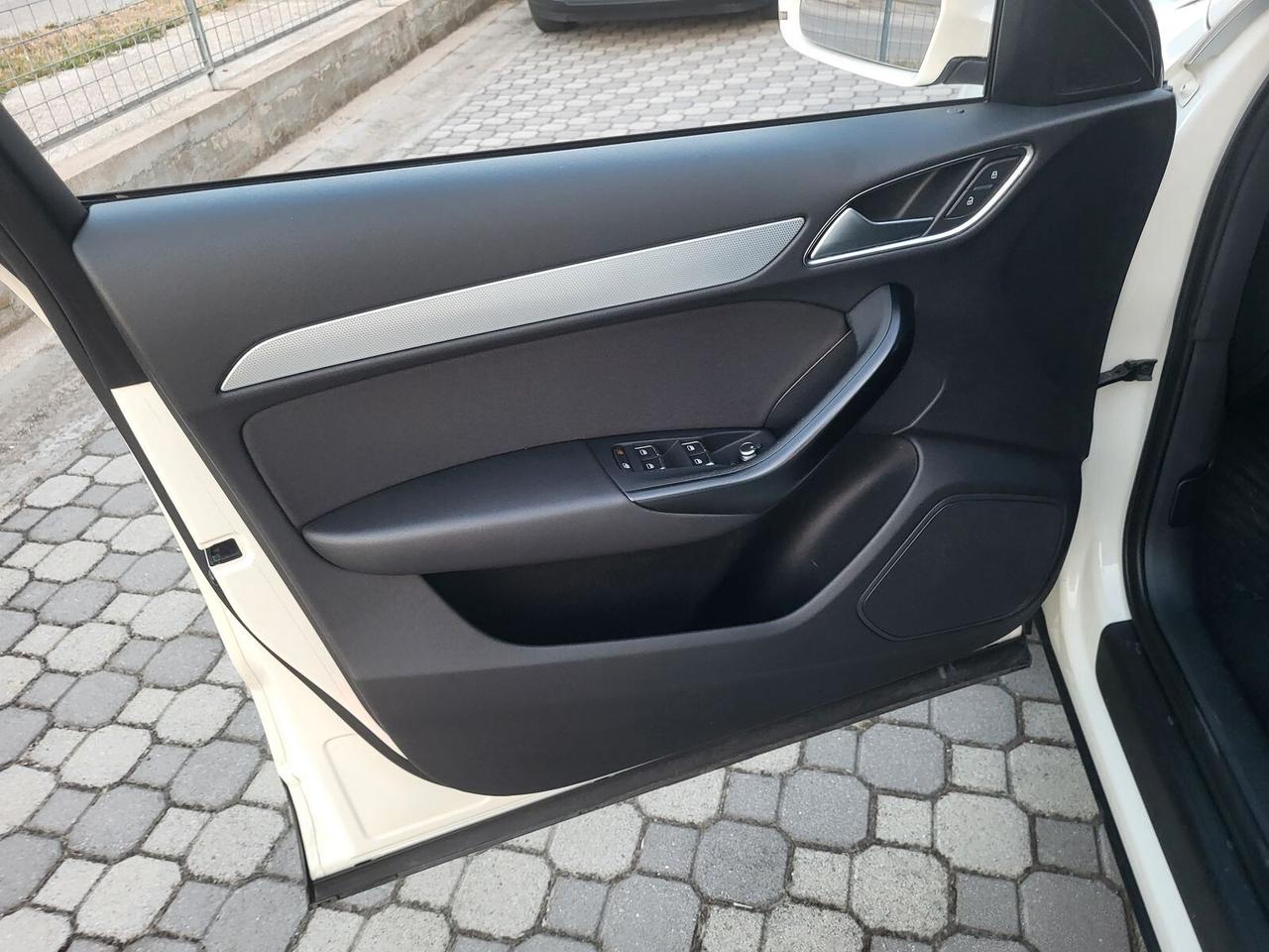 Audi Q3 2.0 TDI 177 CV QUATTRO - S TRONIC FARI LED / XENON PARK ASSIST