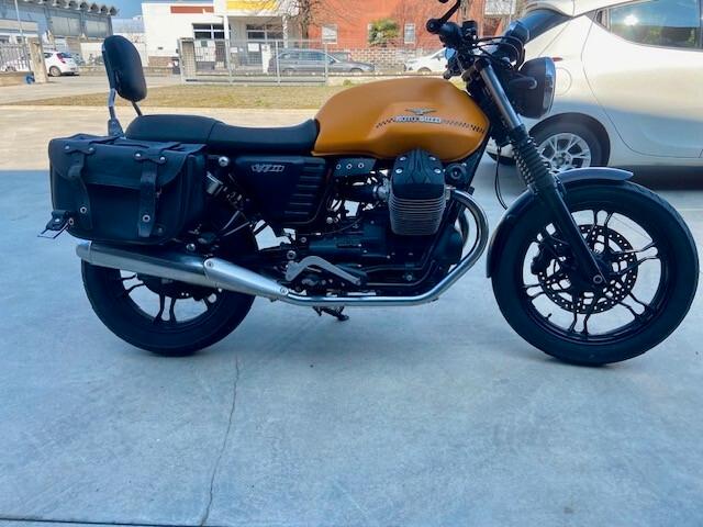 Moto Guzzi V7 II STONE - 2016 KM 20.500