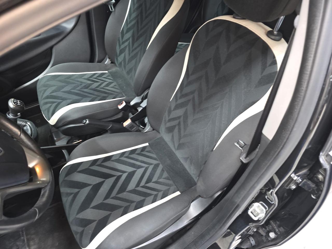 Lancia Ypsilon SeS Silver