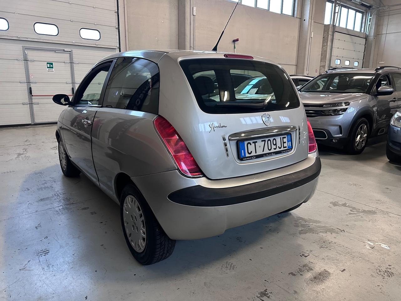 Lancia Ypsilon 1.2 16V Argento