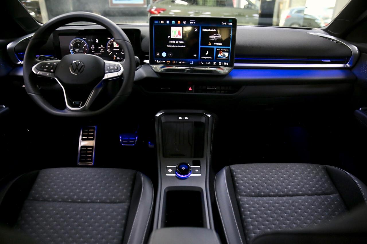 Volkswagen T-Roc R-Line 1.5 eTSI ACT 150 cv DSG_NUOVA_KM0