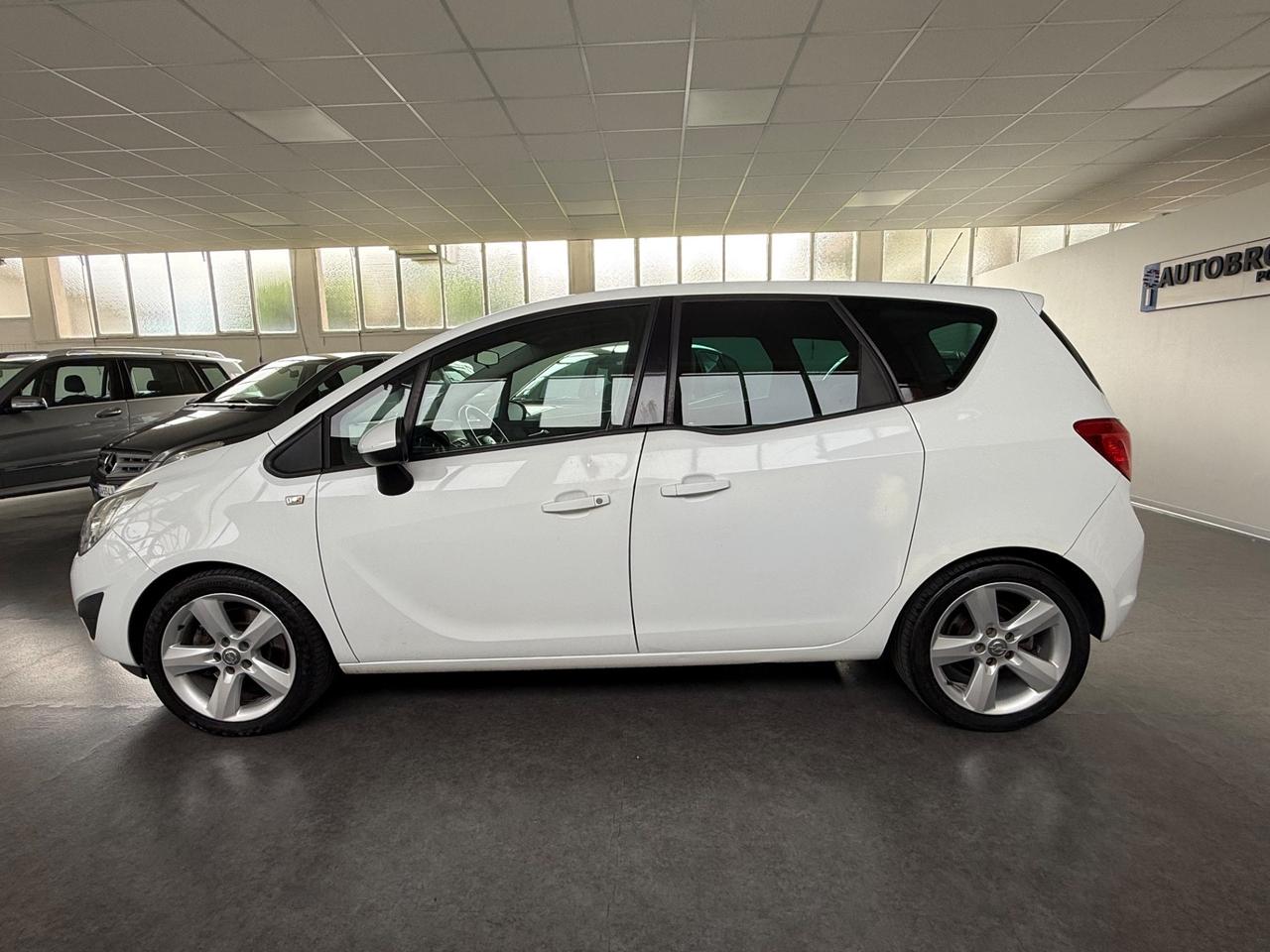 Opel Meriva 1.7 CDTI 110CV b-color