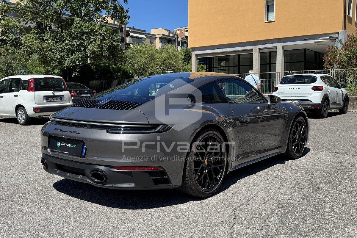 PORSCHE 911 Carrera 4 GTS